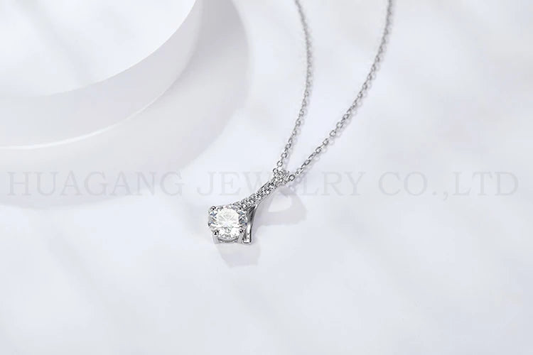 High Quality 925 Silver Plated Pendant Design Jewelry 1CT VVS1 Moissanite Diamond Necklace for Females